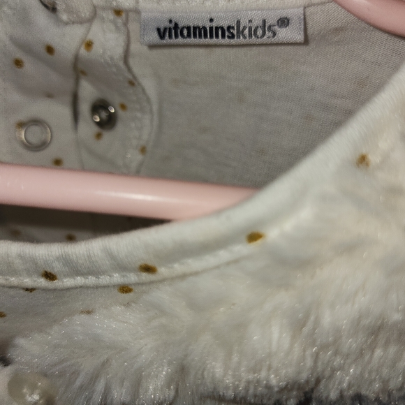 (2) Little girl's Beautiful Dresses one in an ivory color and 1 in a pink color - Picture 2 of 8